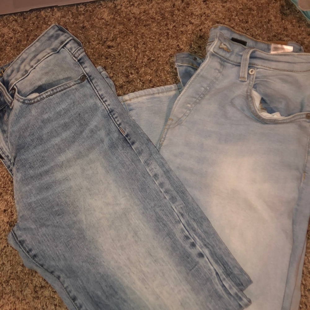 Men’s light blue jeans